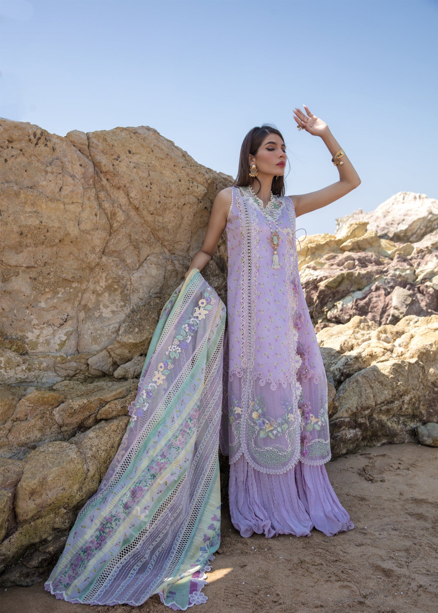 CRIMSON LUXURY LAWN SUMMER POSETTES - D2 B