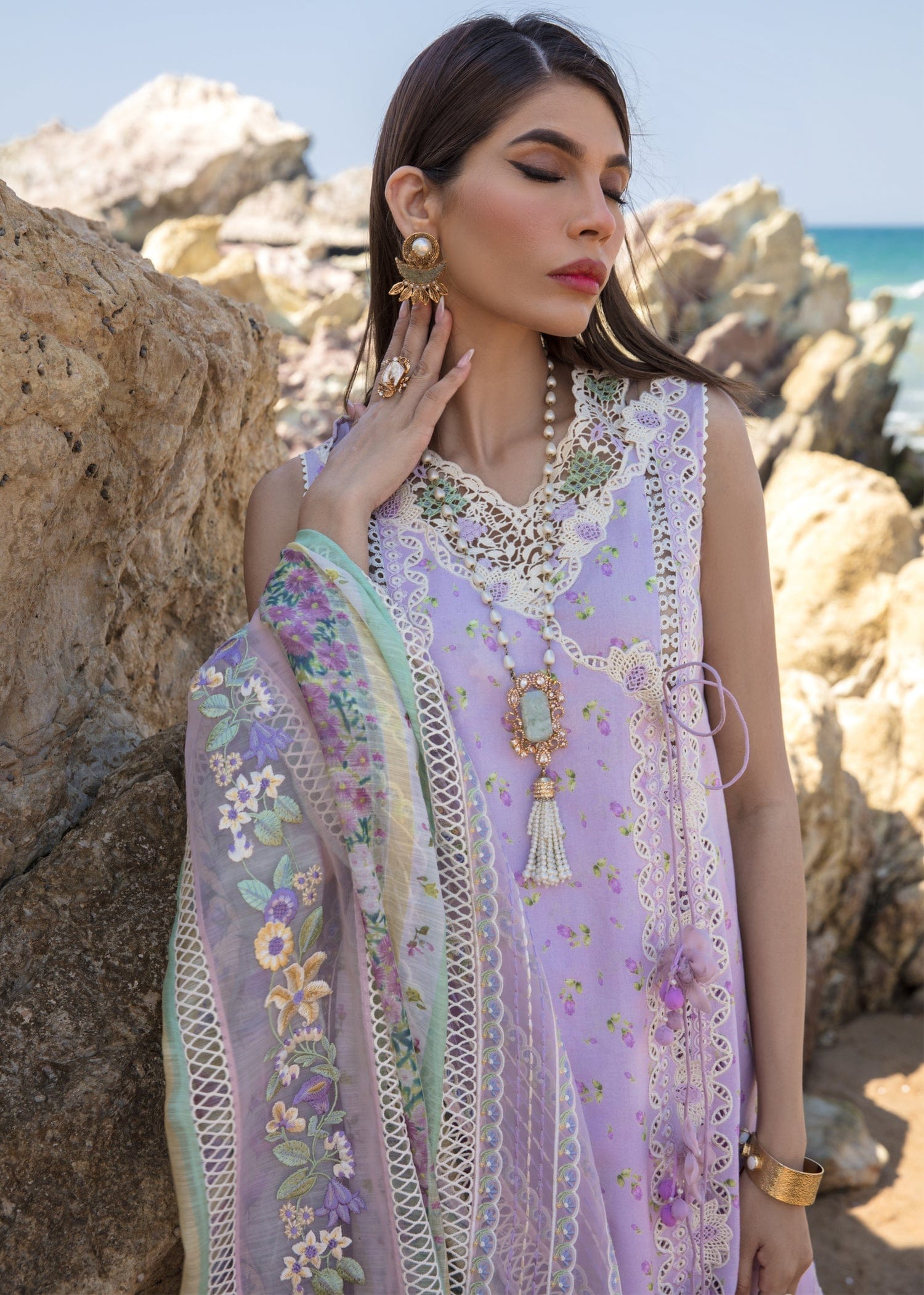 CRIMSON LUXURY LAWN SUMMER POSETTES - D2 B