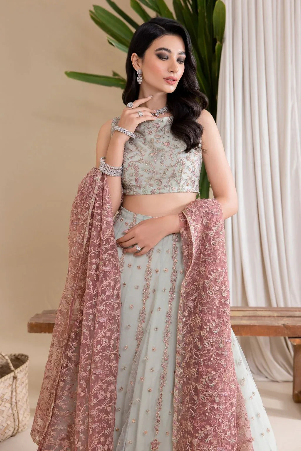 IZNIK | Aryanna - Rang-e-Khaas