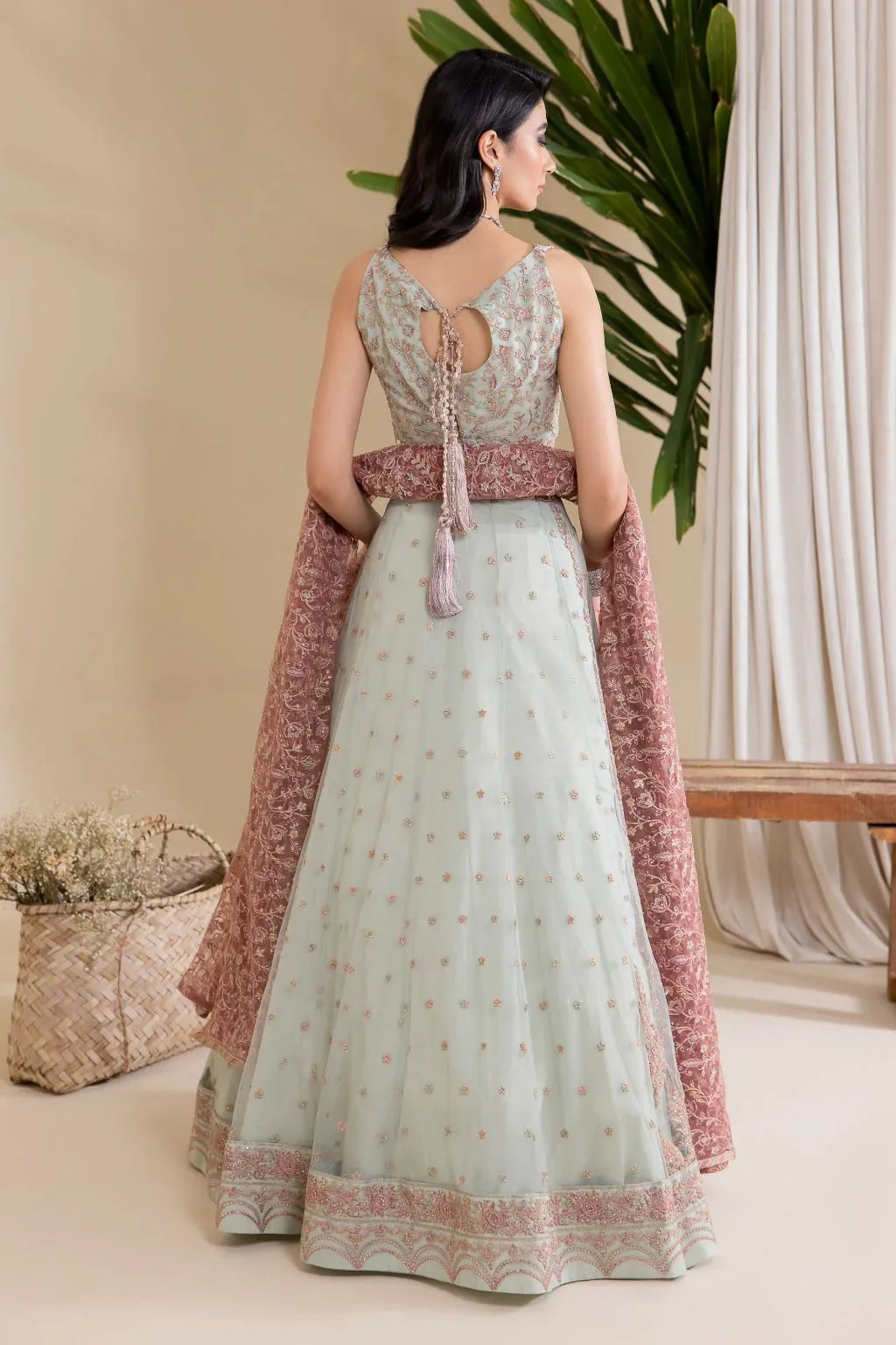 IZNIK | Aryanna - Rang-e-Khaas