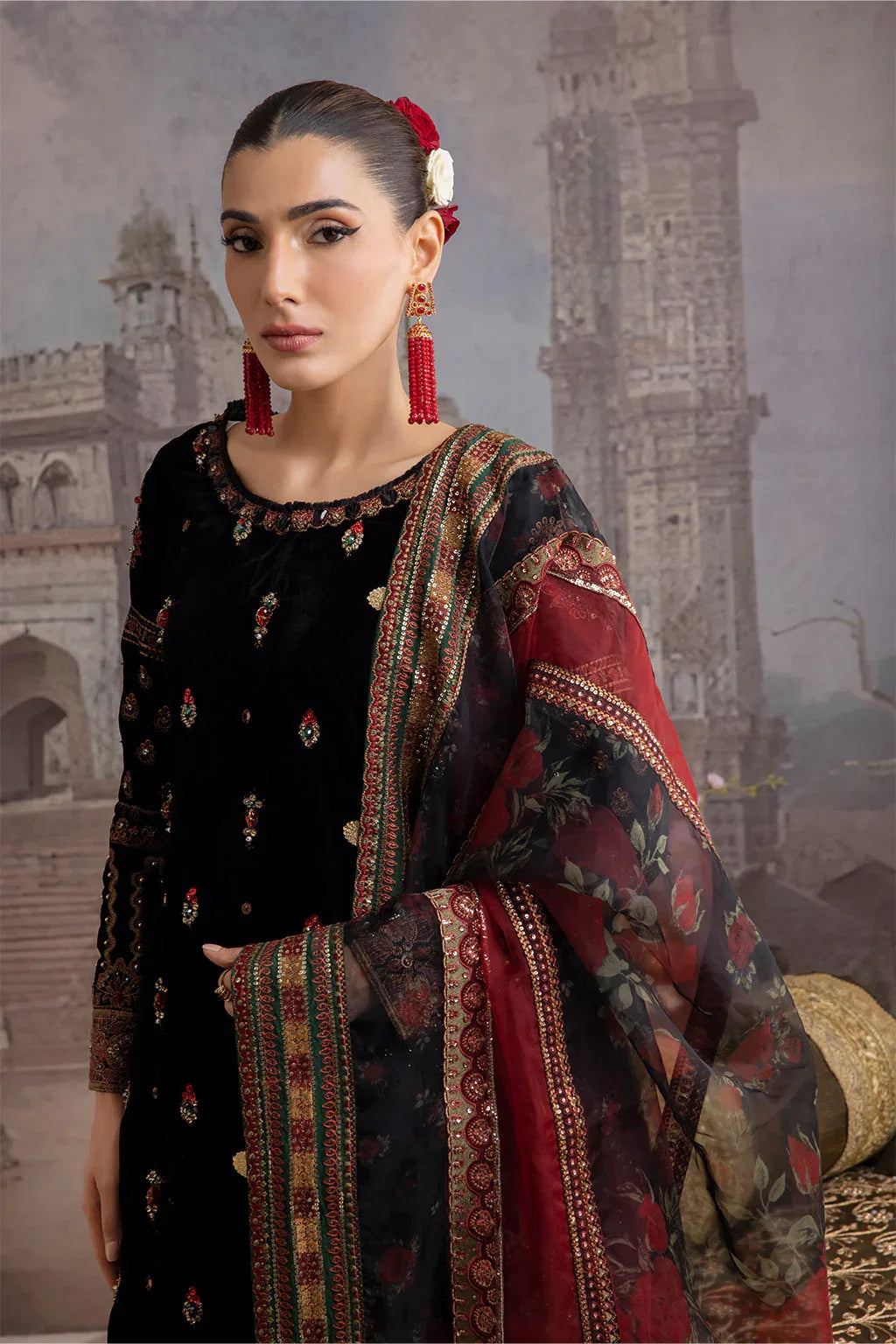 IZNIK | IV-20 AYYAR - Rang-e-Khaas