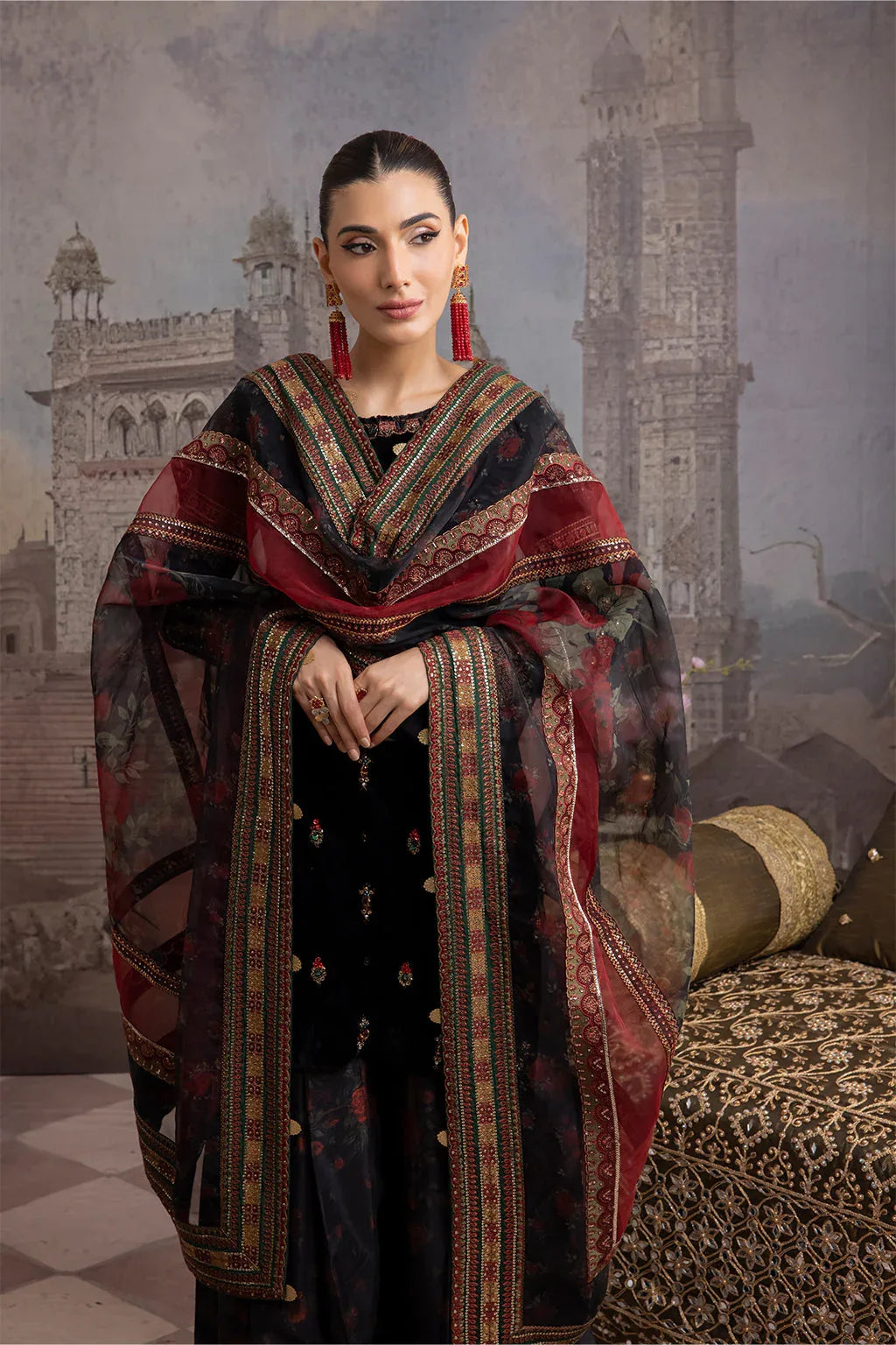IZNIK | IV-20 AYYAR - Rang-e-Khaas