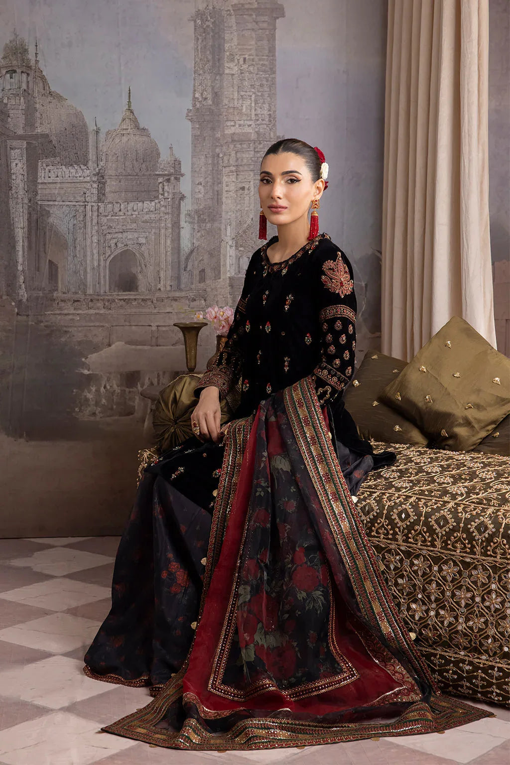 IZNIK | IV-20 AYYAR - Rang-e-Khaas