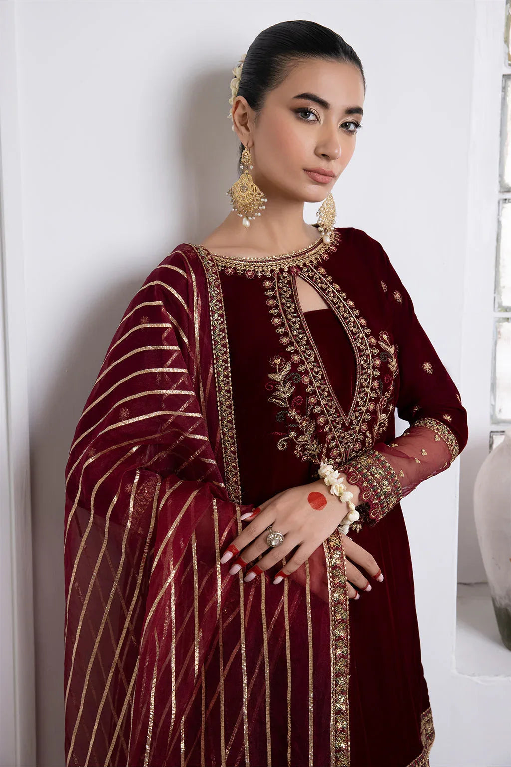 IZNIK | IV-26 MARASIM - Rang-e-Khaas