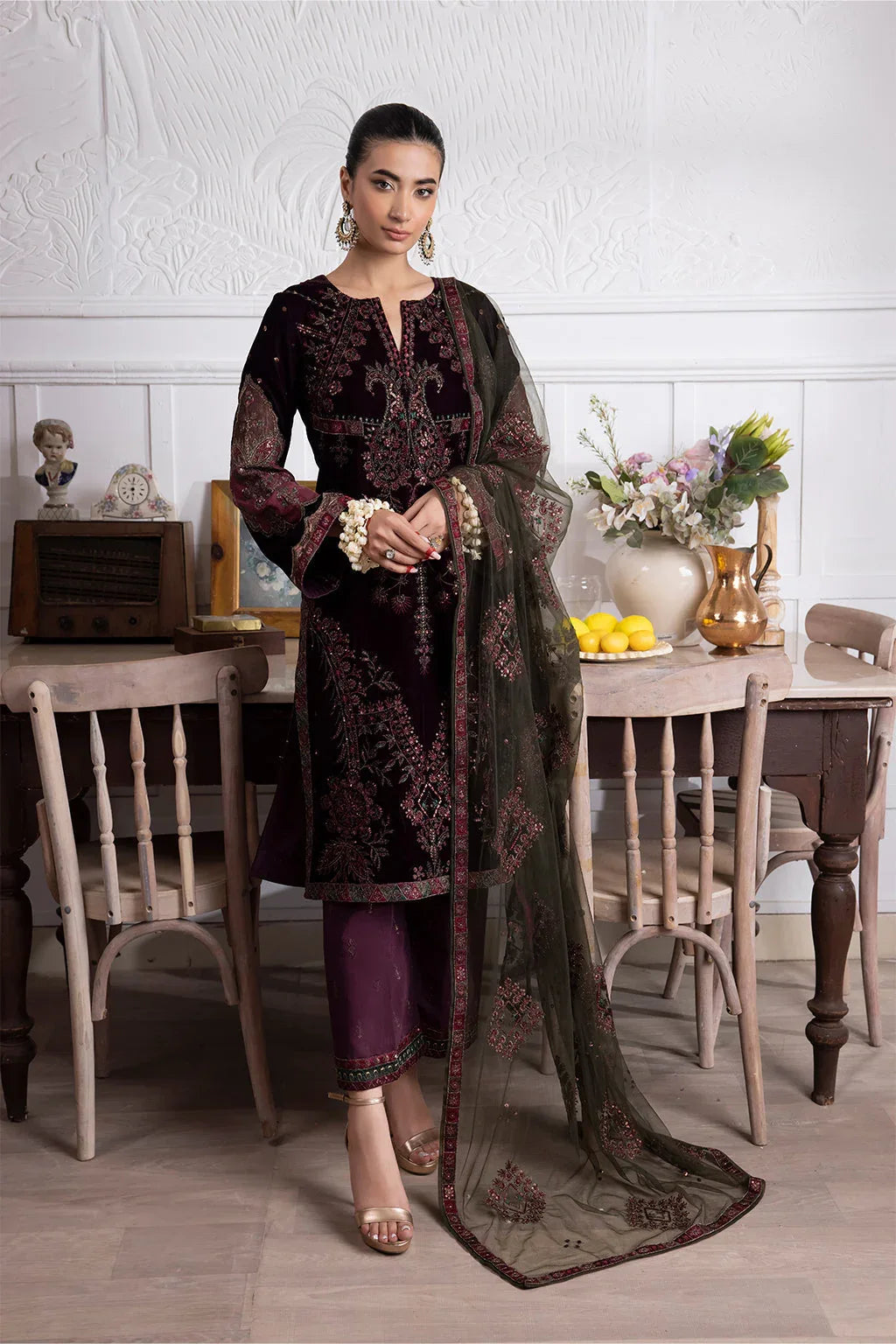 IZNIK | IV-30 AZITAH - Rang-e-Khaas