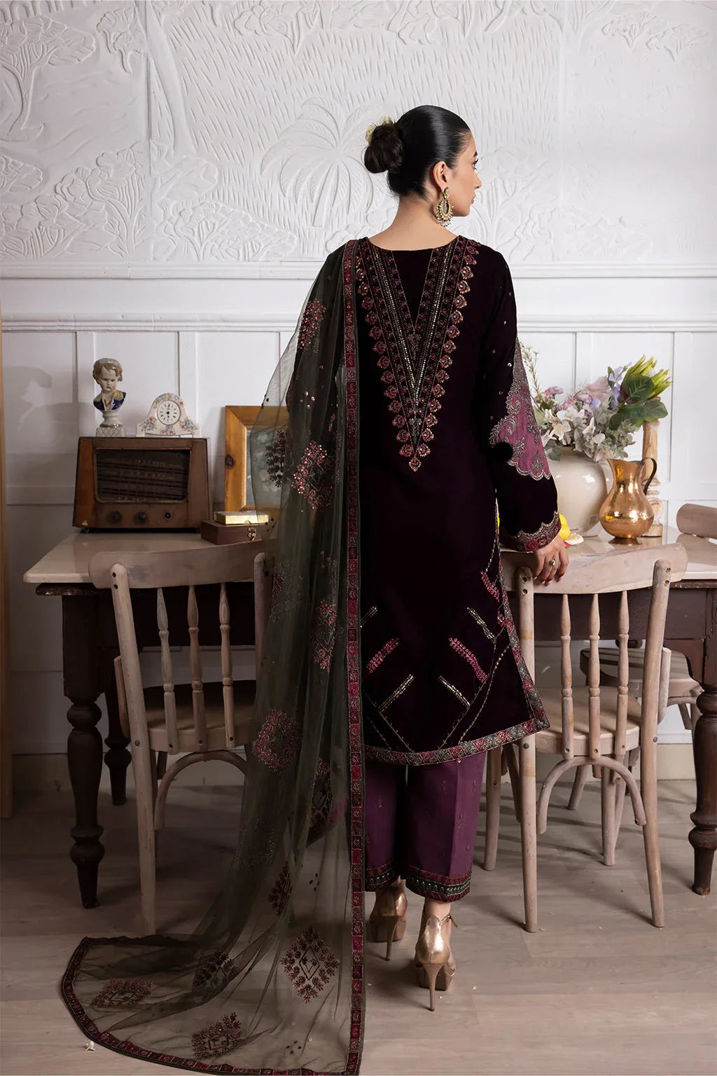 IZNIK | IV-30 AZITAH - Rang-e-Khaas