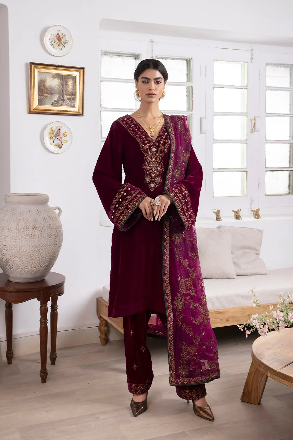 IZNIK | IV-31 SHIRIN - Rang-e-Khaas