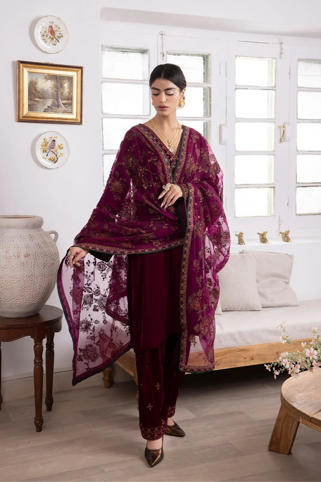 IZNIK | IV-31 SHIRIN - Rang-e-Khaas