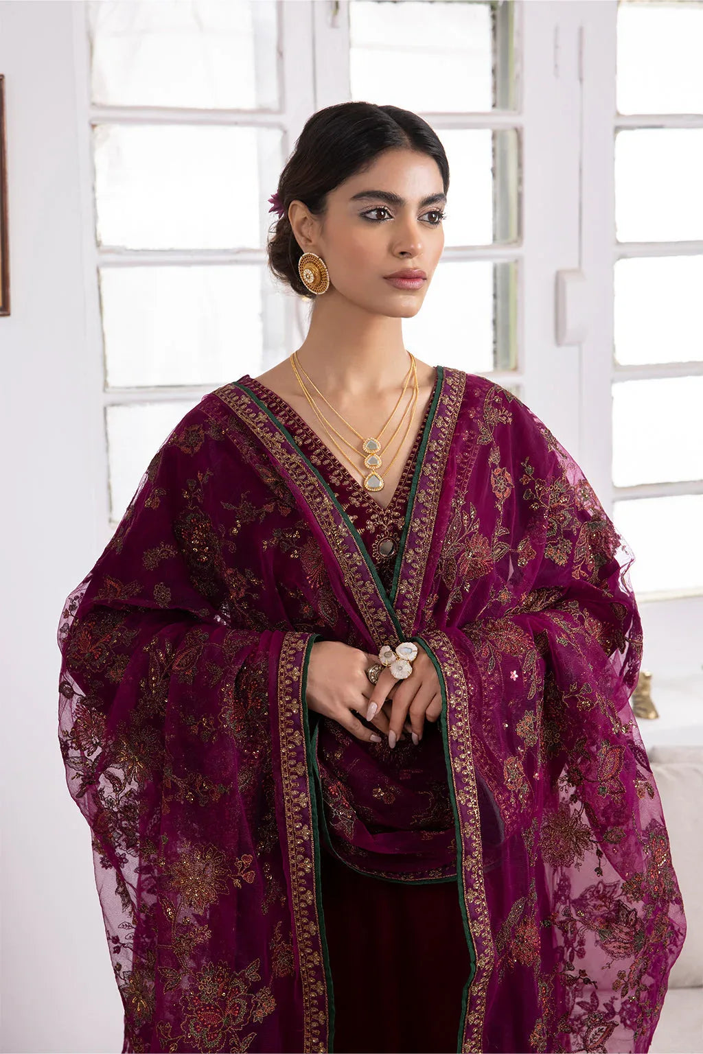 IZNIK | IV-31 SHIRIN - Rang-e-Khaas