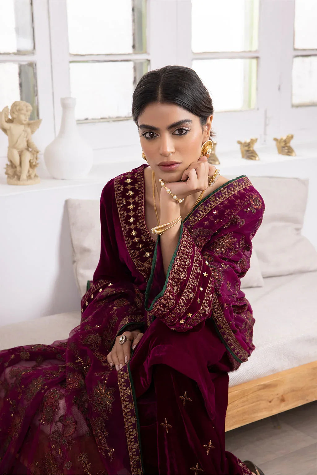 IZNIK | IV-31 SHIRIN - Rang-e-Khaas