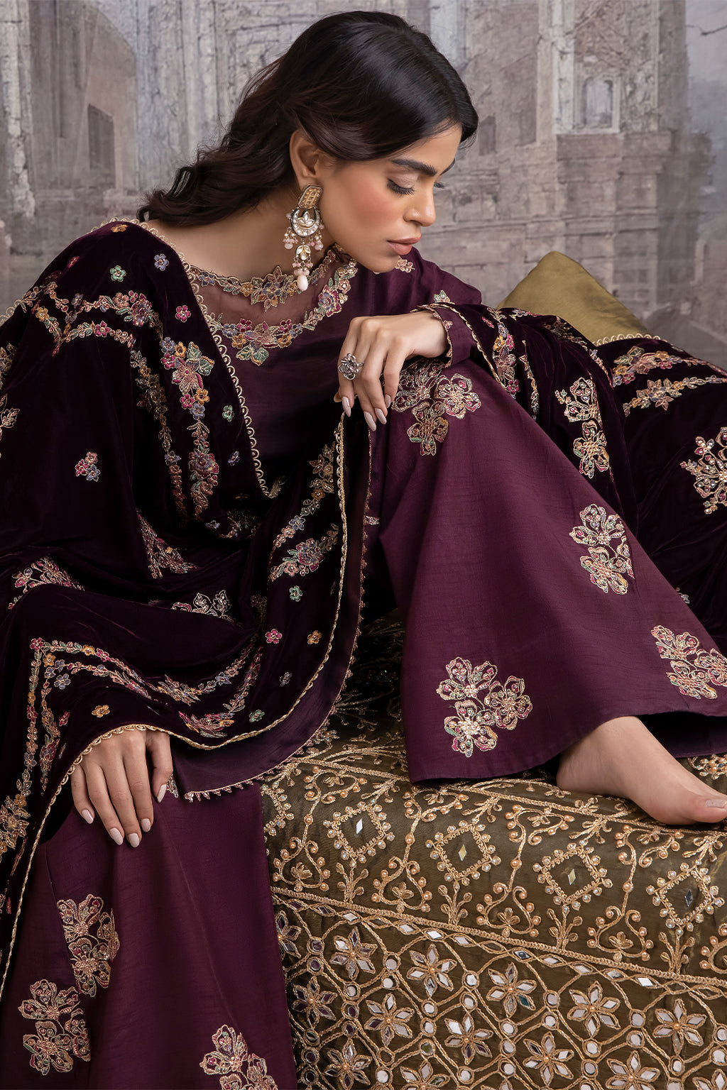 IZNIK | IV-32 ZARIN - Rang-e-Khaas