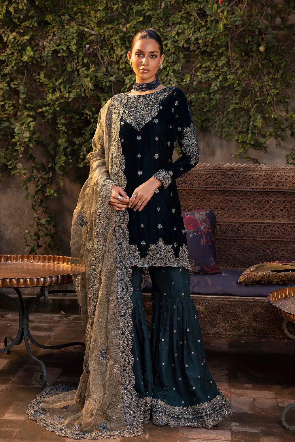 IZNIK | IV-34 DARYA - Rang-e-Khaas