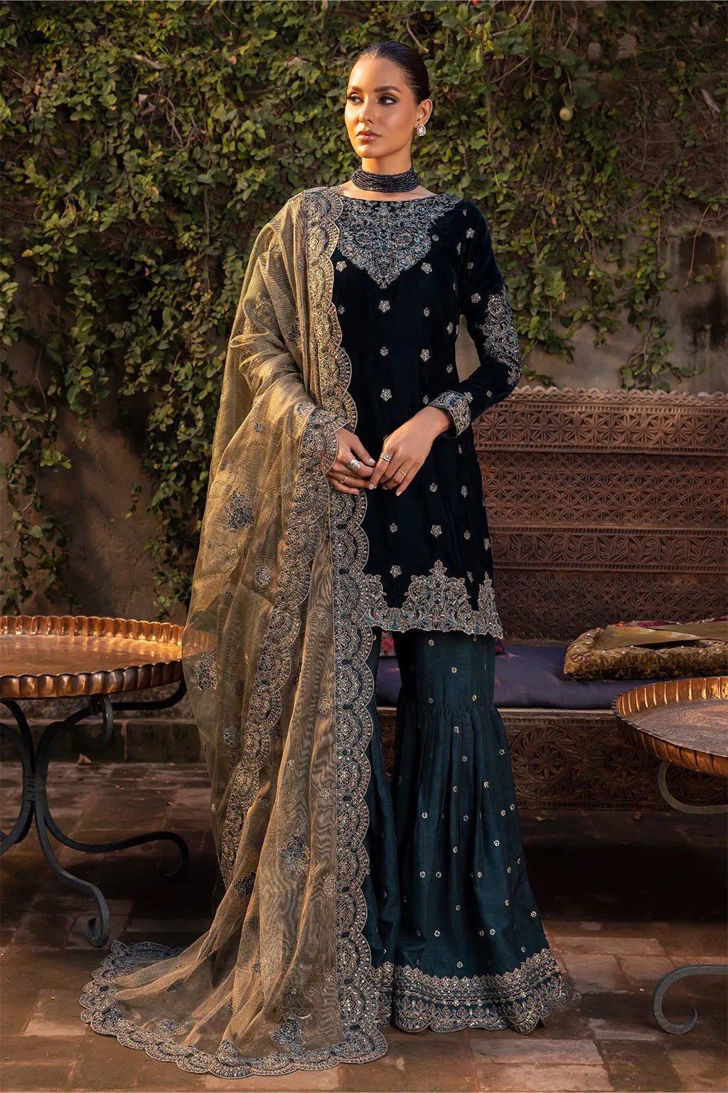 IZNIK | IV-34 DARYA - Rang-e-Khaas