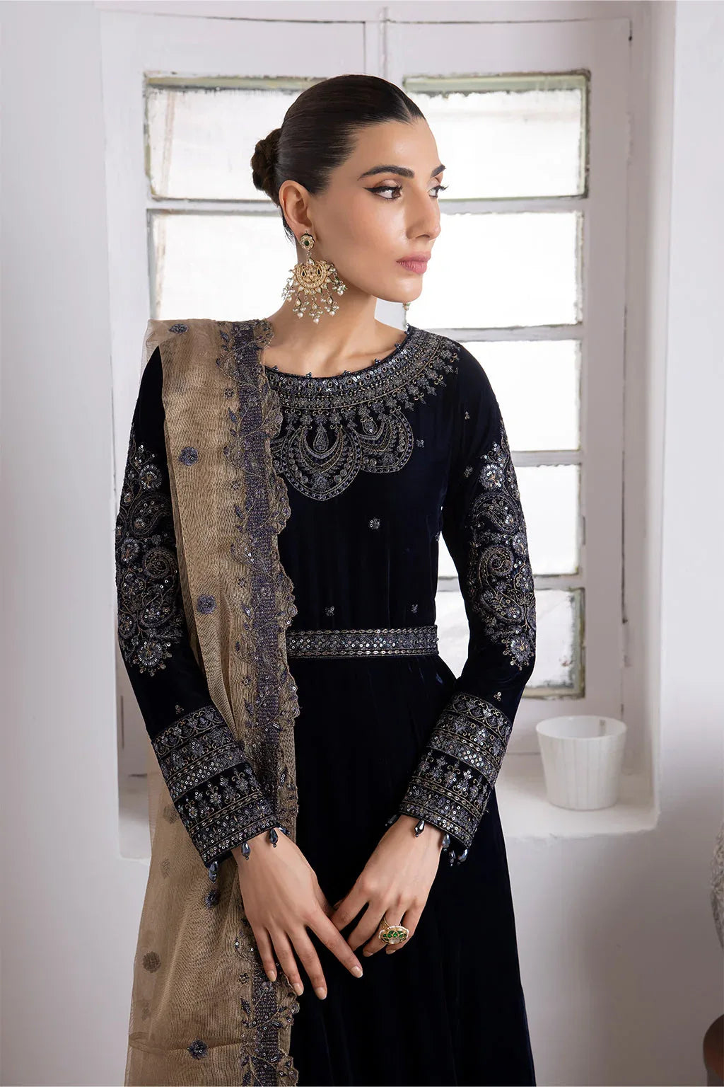 IZNIK | IV-36 ELAHEH - Rang-e-Khaas