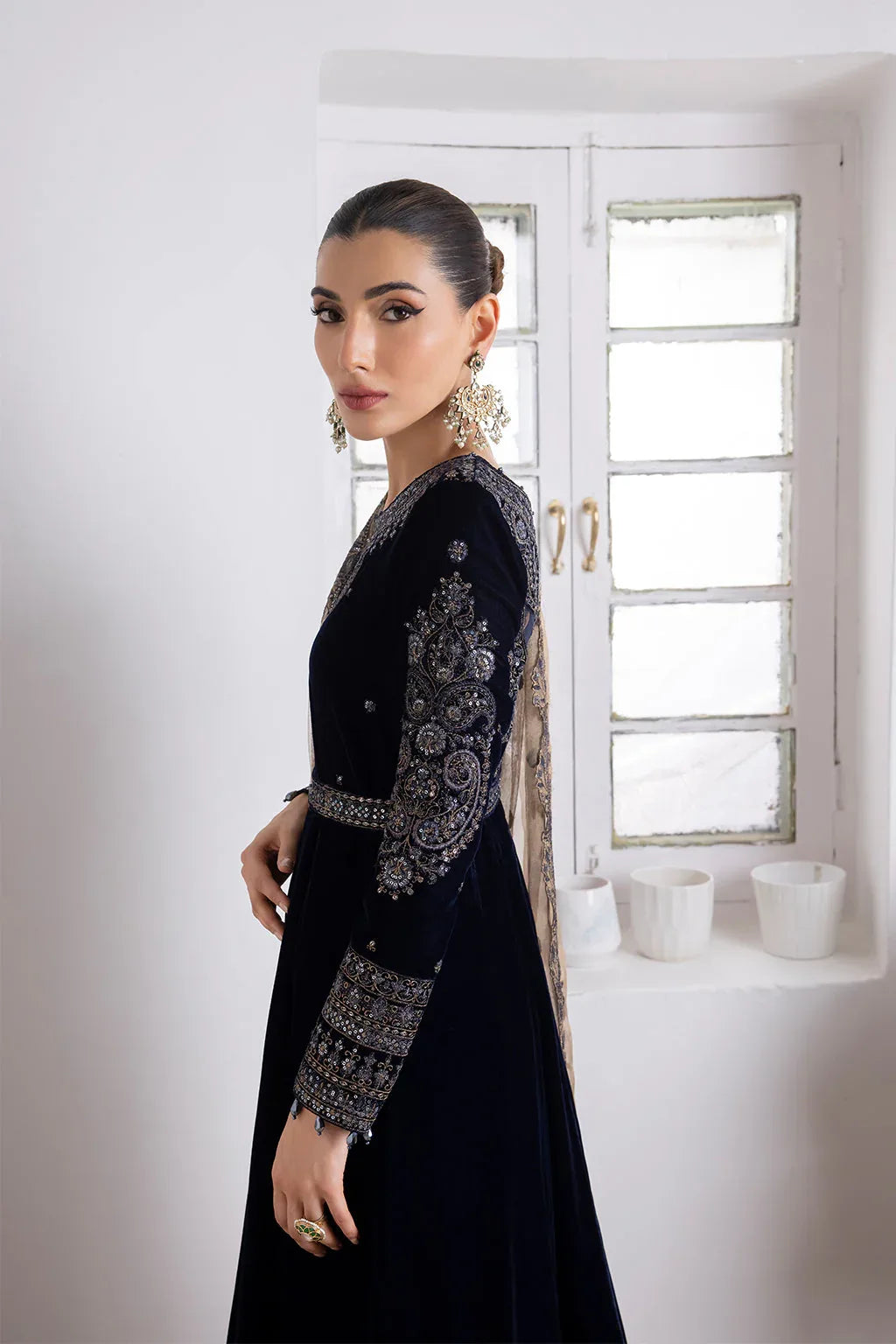 IZNIK | IV-36 ELAHEH - Rang-e-Khaas