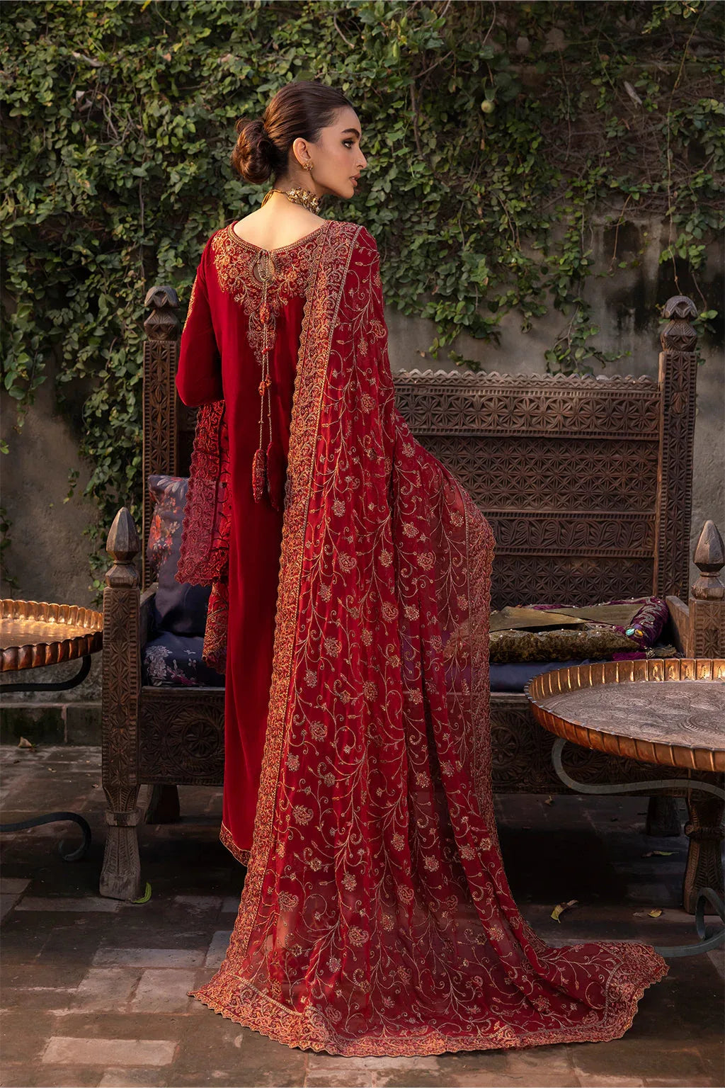 IZNIK | IV-37 MANIJEH - Rang-e-Khaas