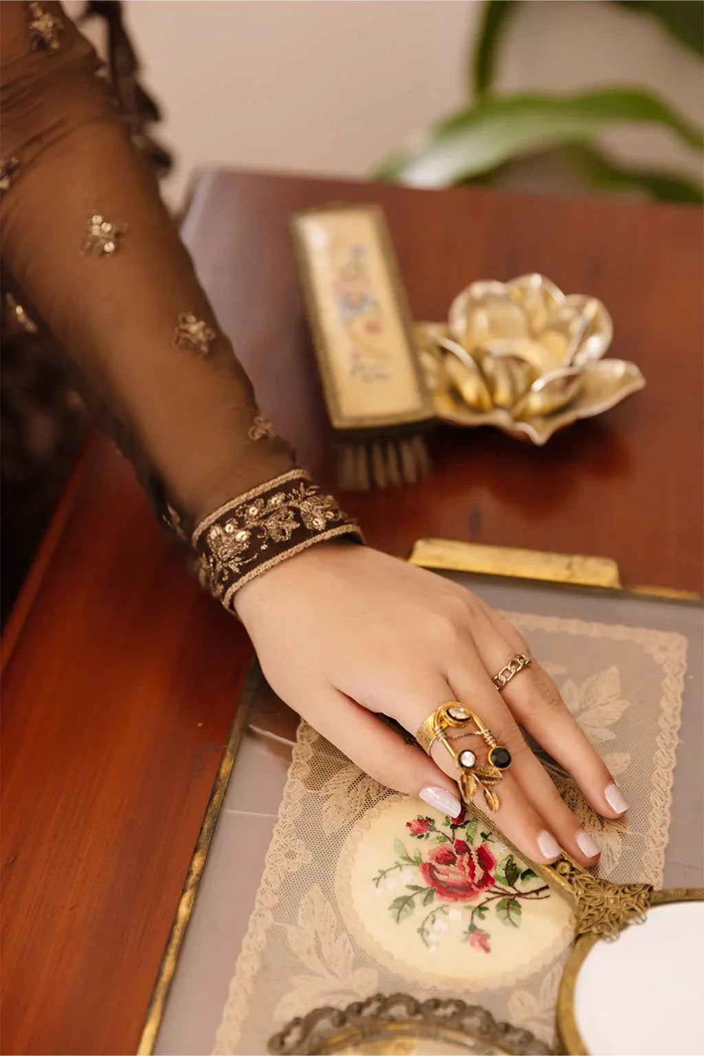 IZNIK | Russet - Rang-e-Khaas