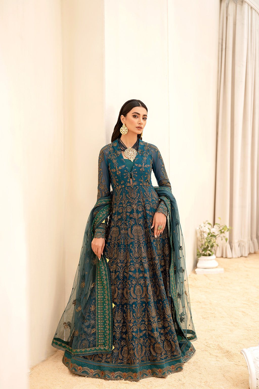 IZNIK | Rutvi - Rang-e-Khaas