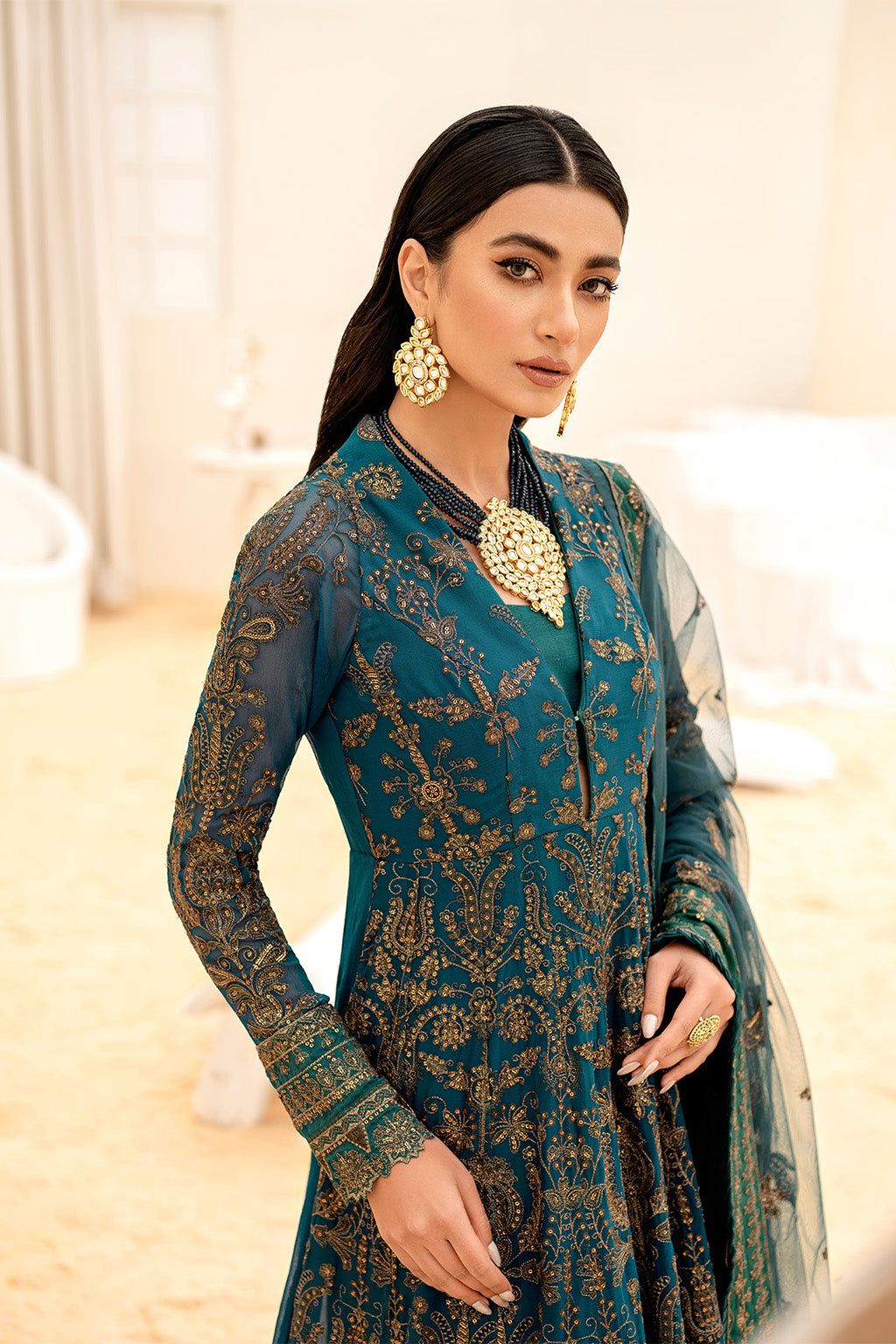 IZNIK | Rutvi - Rang-e-Khaas