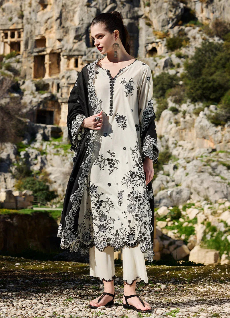 Image | Lawnkari 25 | Nova - Rang-e-Khaas