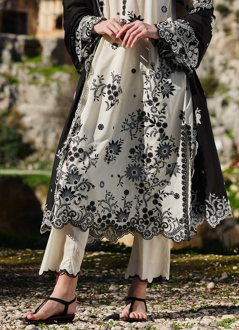 Image | Lawnkari 25 | Nova - Rang-e-Khaas