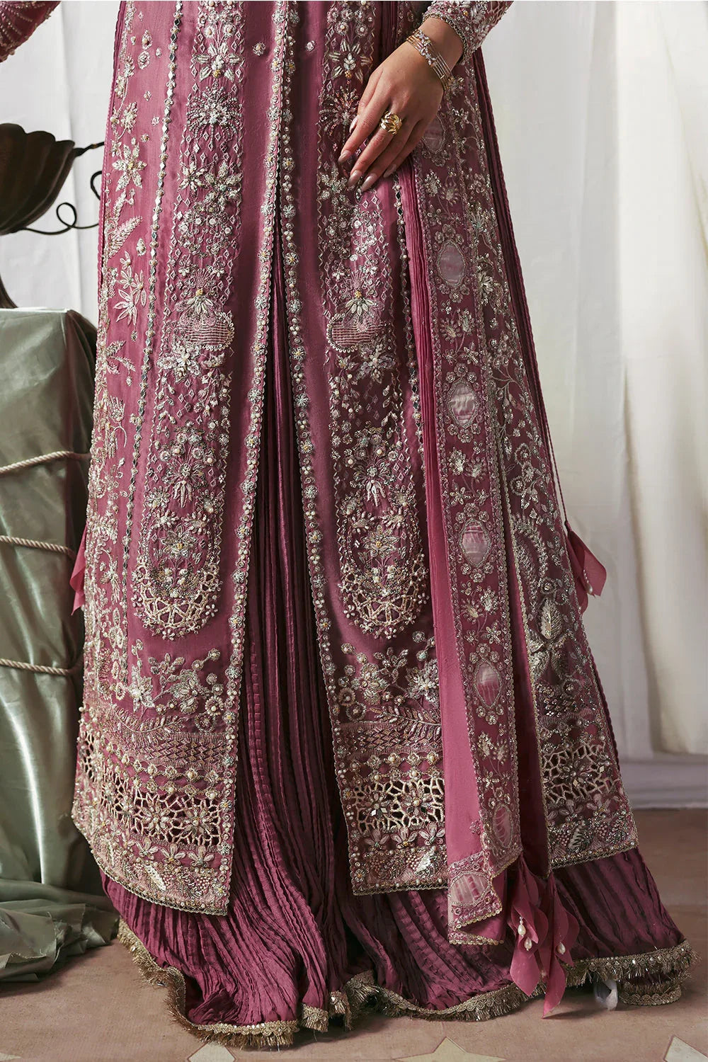 Soraya | Lumene Festive 26 | Isolde - Rang-e-Khaas