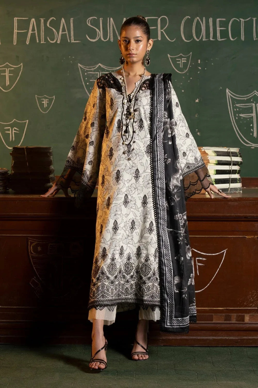 Ittehad | Embroidered Lawn | I-13 - Rang-e-Khaas
