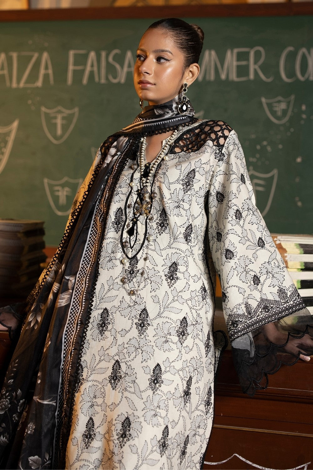 Ittehad | Embroidered Lawn | I-13 - Rang-e-Khaas