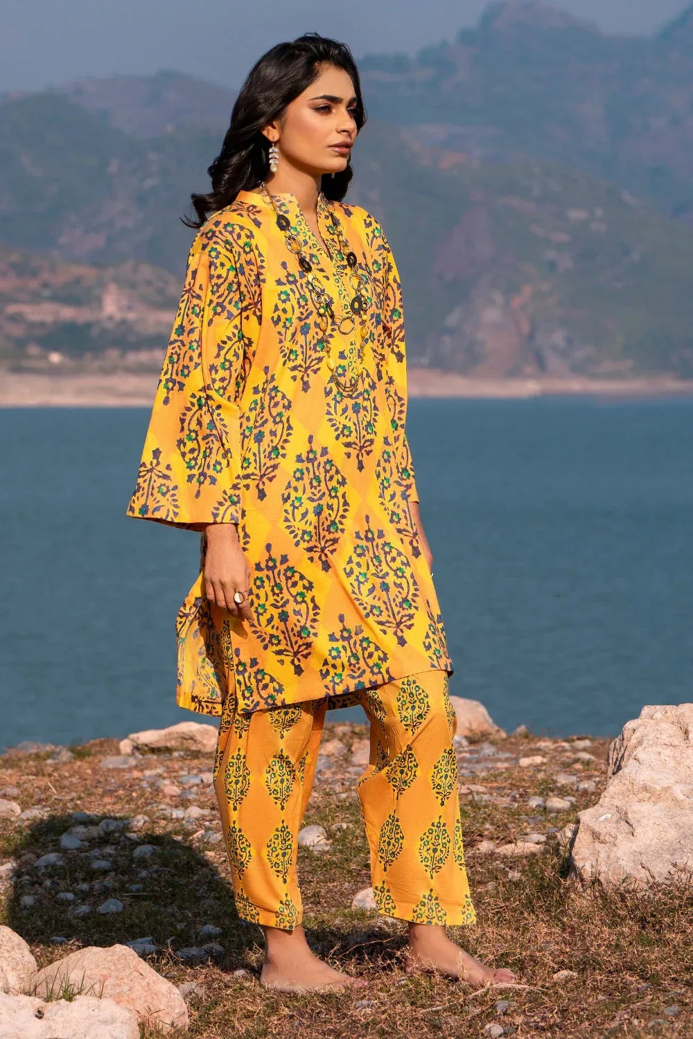 Ittehad | Embroidered Lawn | I-30 - Rang-e-Khaas