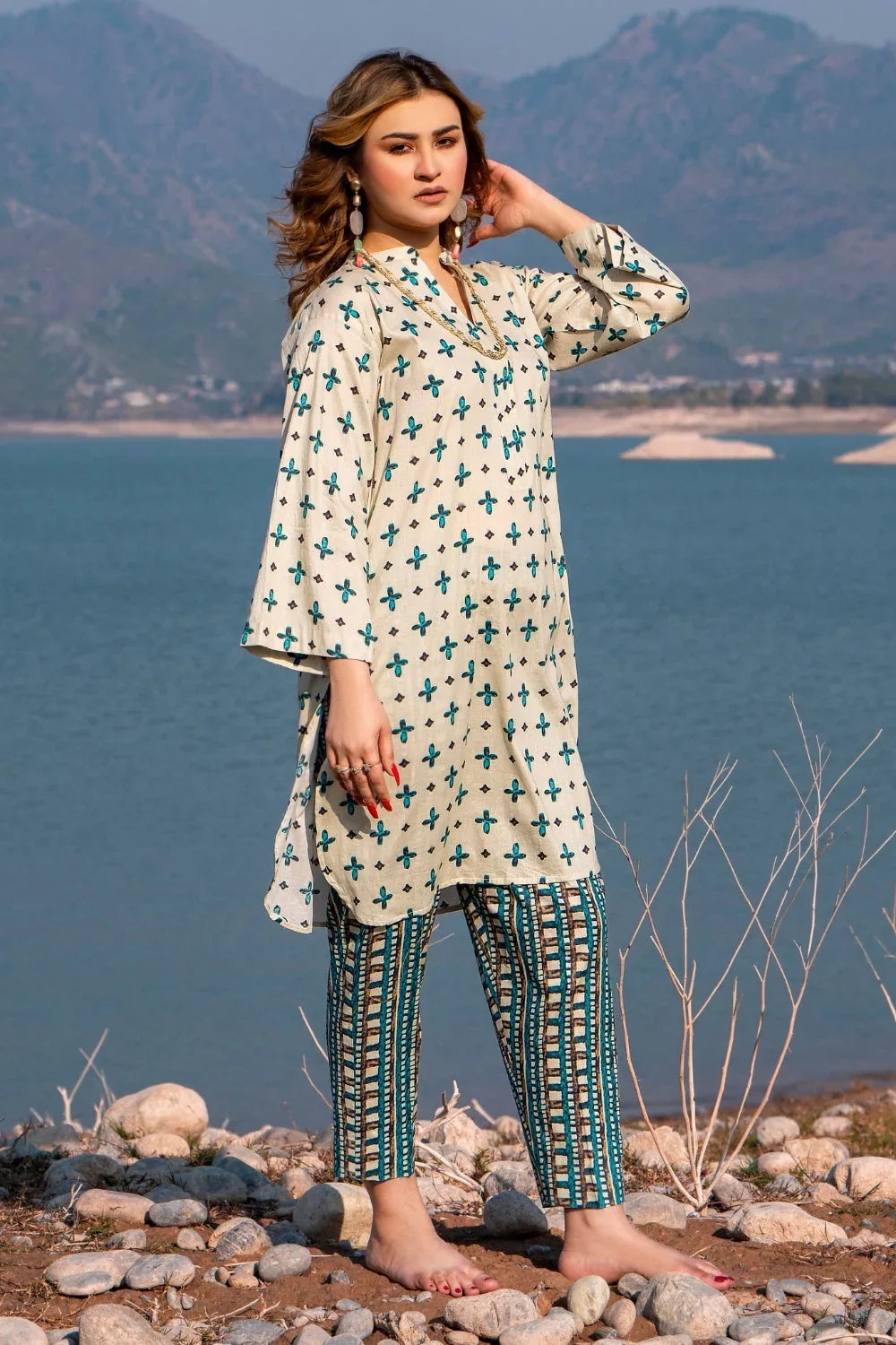 Ittehad | Embroidered Lawn | I-31 - Rang-e-Khaas