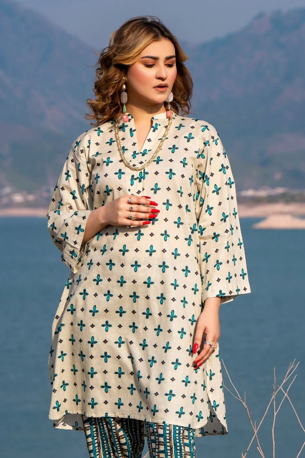 Ittehad | Embroidered Lawn | I-31 - Rang-e-Khaas
