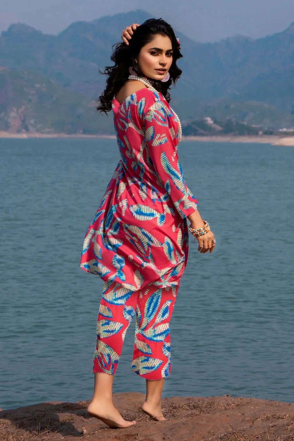 Ittehad | Embroidered Lawn | I-32 - Rang-e-Khaas