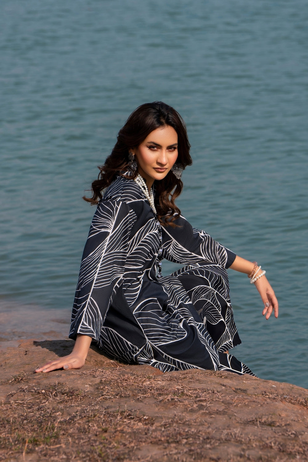 Ittehad | Embroidered Lawn | I-33 - Rang-e-Khaas