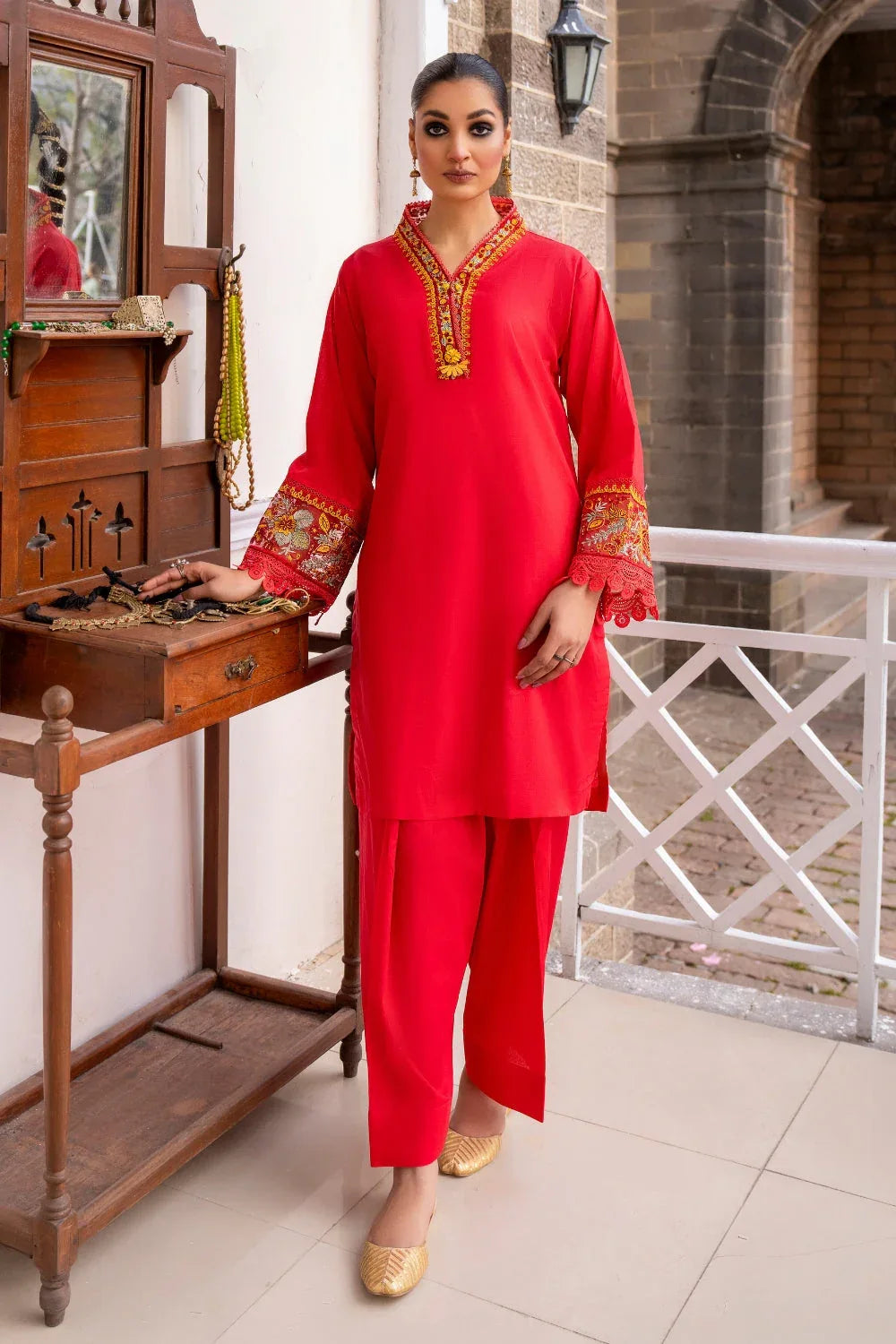 Ittehad | Embroidered Lawn | I-35 - Rang-e-Khaas
