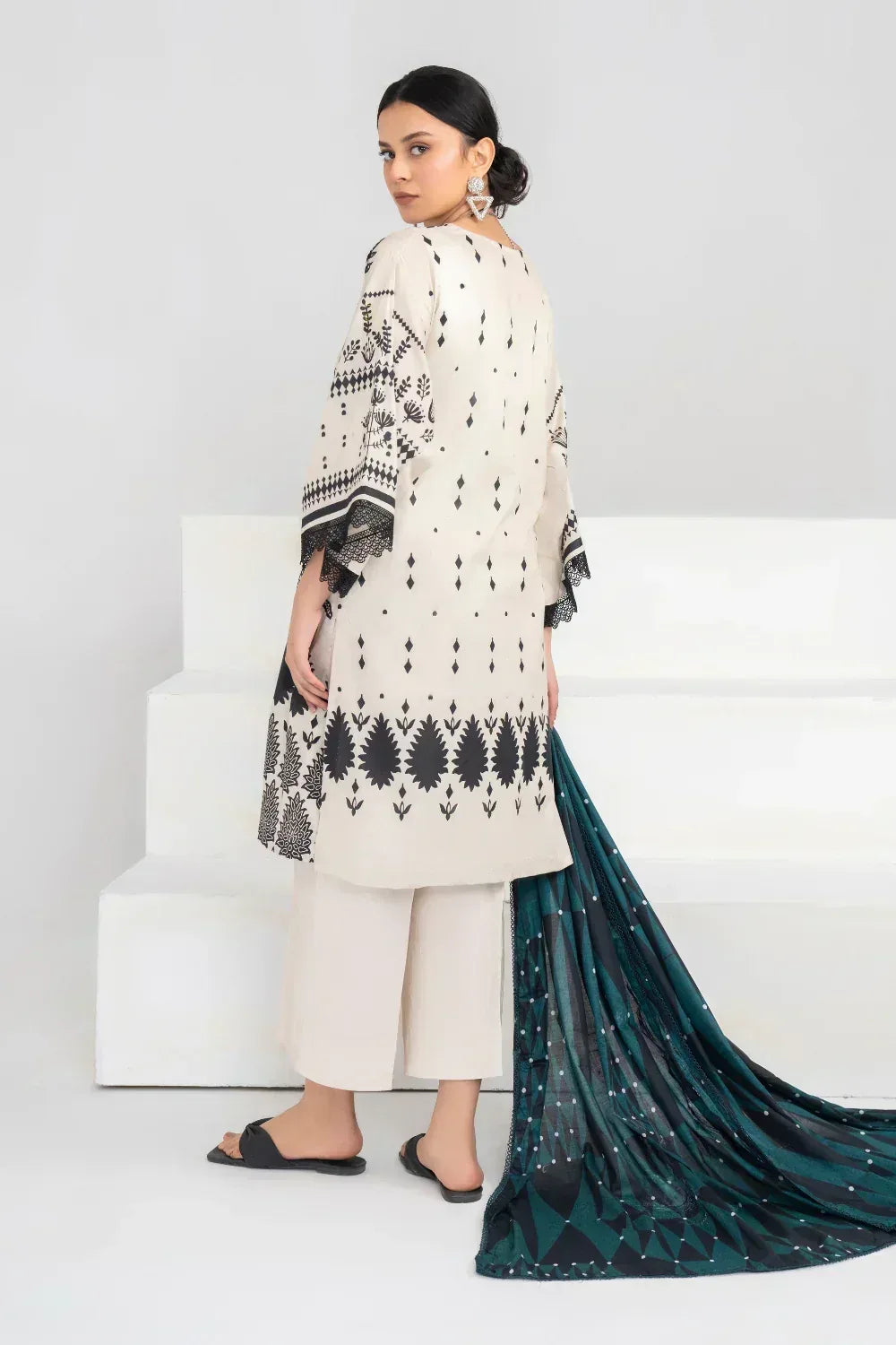 Ittehad | Printed Lawn 24 | IP3P02-3PS-BGE - Rang-e-Khaas