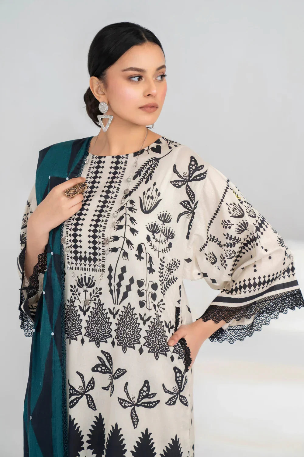 Ittehad | Printed Lawn 24 | IP3P02-3PS-BGE - Rang-e-Khaas
