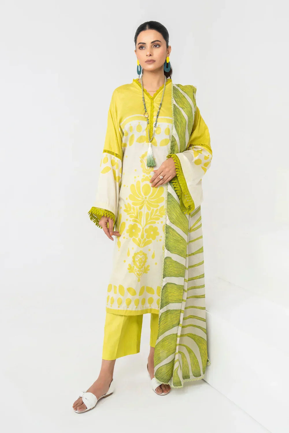 Ittehad | Printed Lawn 24 | IP3P06-3PS-LMN - Rang-e-Khaas
