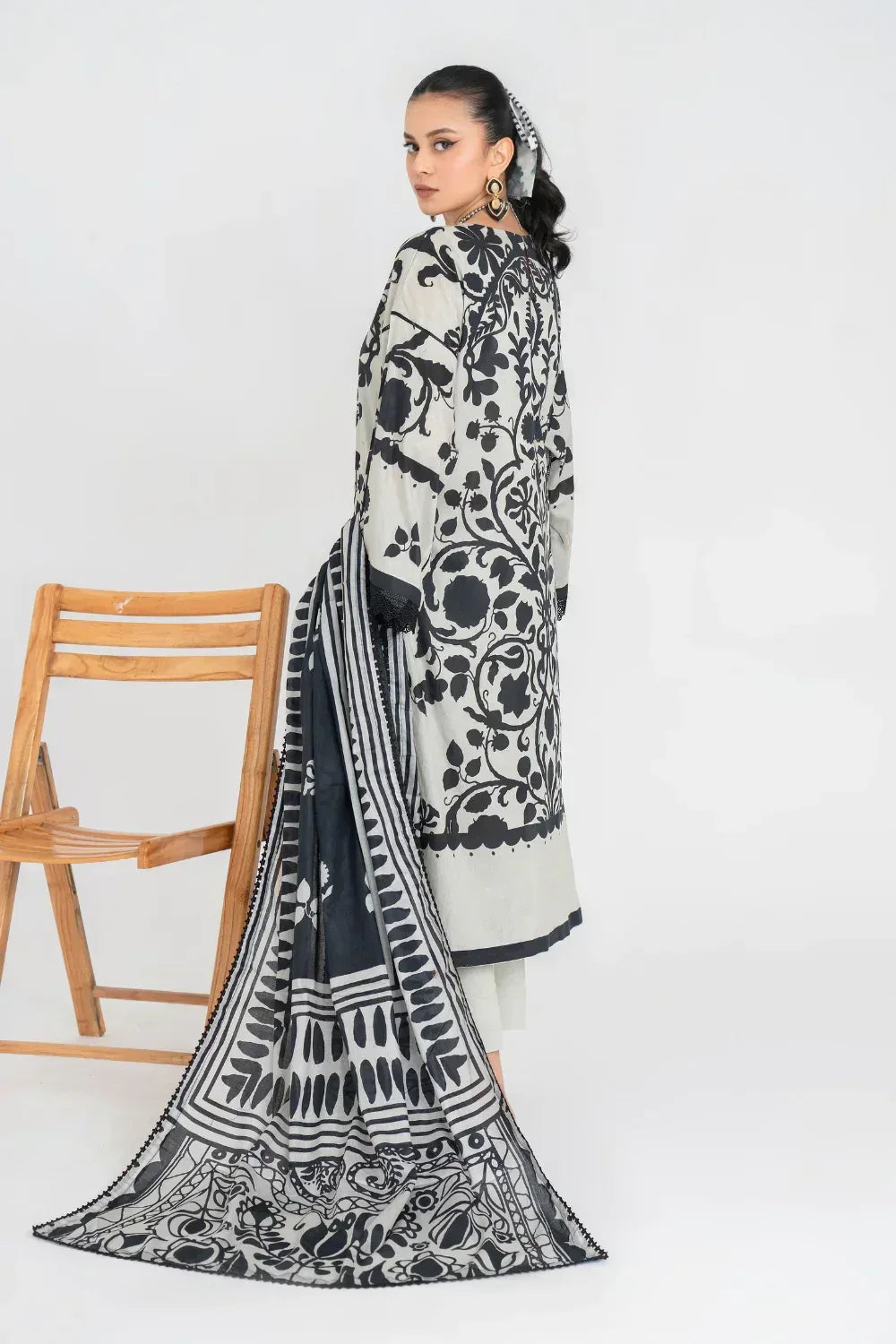 Ittehad | Printed Lawn 24 | IP3P08-3PS-LGY - Rang-e-Khaas