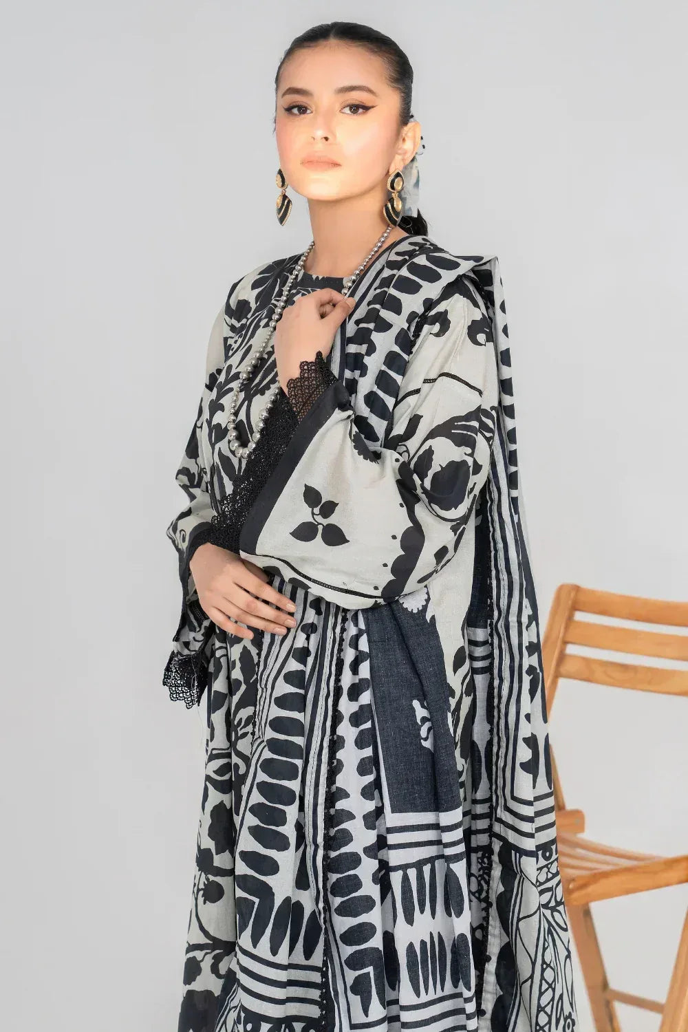 Ittehad | Printed Lawn 24 | IP3P08-3PS-LGY - Rang-e-Khaas