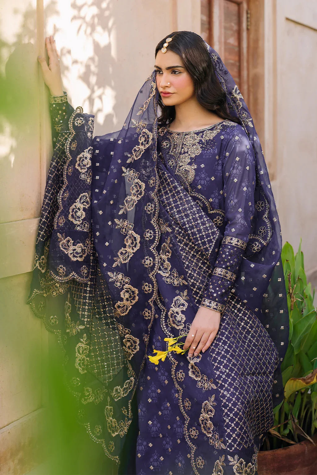 Iznik | Bandhani Formals | UE-325 - Rang-e-Khaas