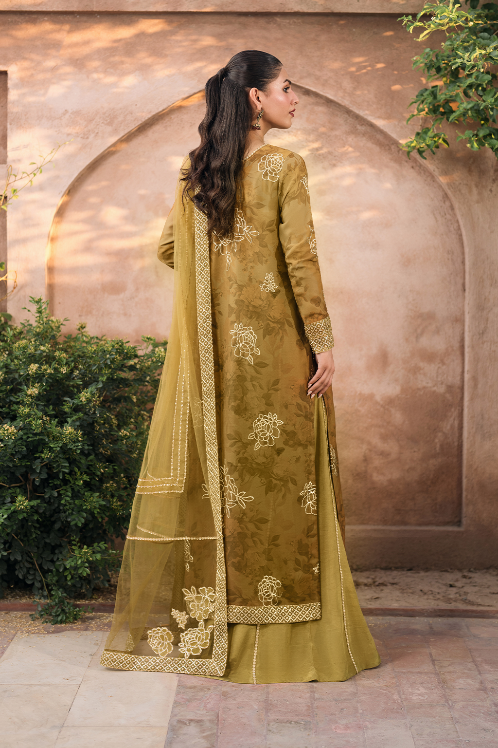 Iznik | Bandhani Formals | UE-332 - Rang-e-Khaas