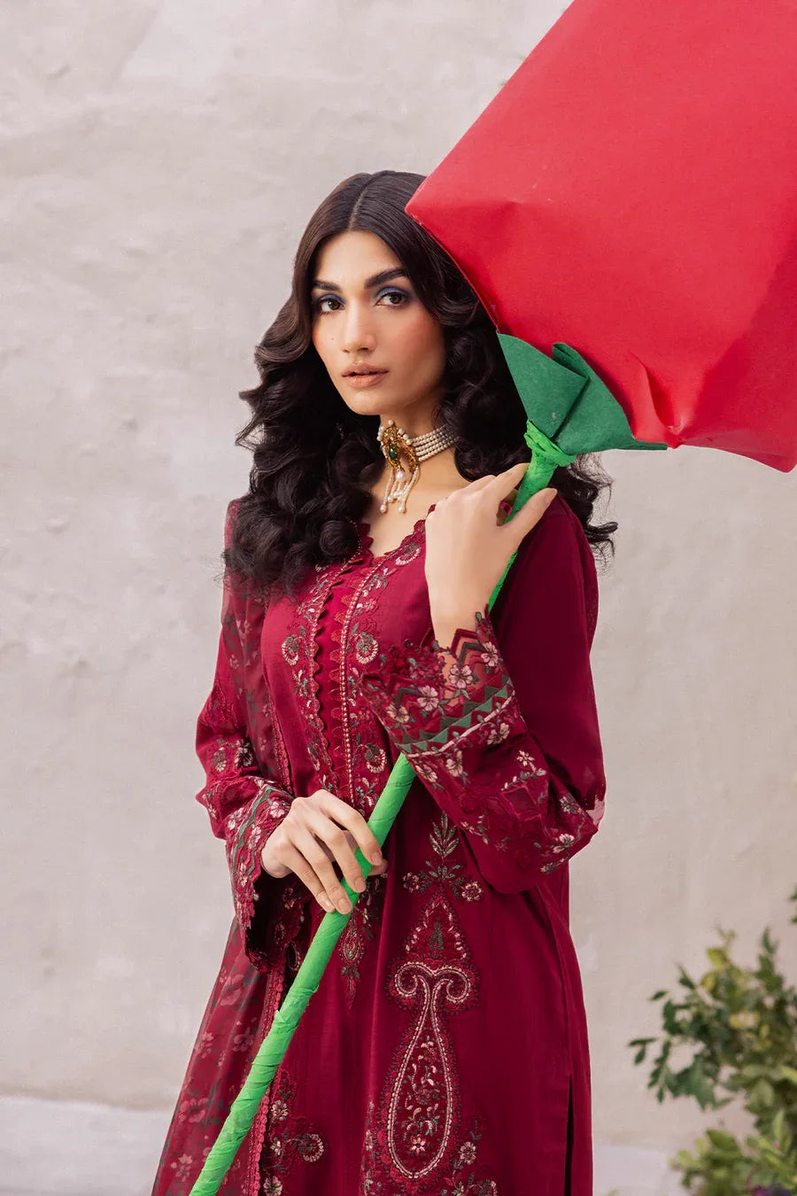 Iznik | Dahlia Embroidered Lawn | DL-01 - Rang-e-Khaas