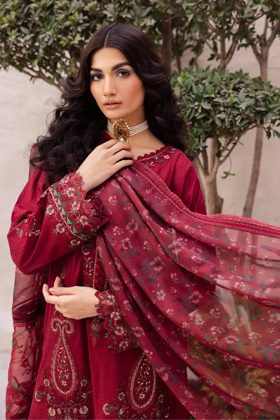 Iznik | Dahlia Embroidered Lawn | DL-01 - Rang-e-Khaas