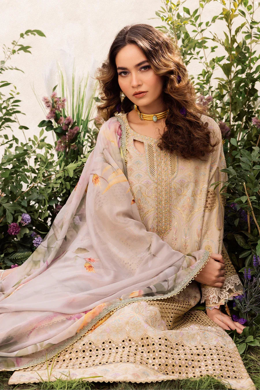 Iznik | Dahlia Embroidered Lawn | DL-03 - Rang-e-Khaas
