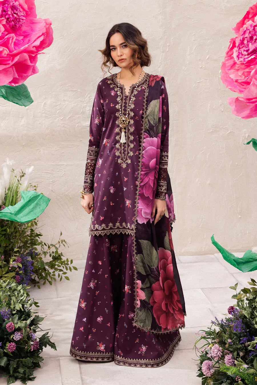 Iznik | Dahlia Embroidered Lawn | DL-06 - Rang-e-Khaas