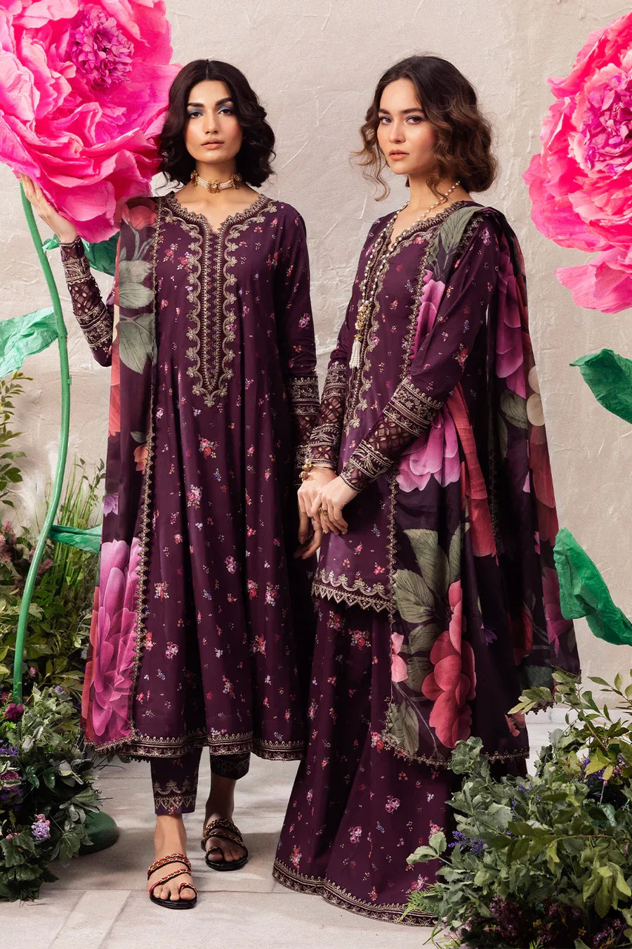 Iznik | Dahlia Embroidered Lawn | DL-06 - Rang-e-Khaas