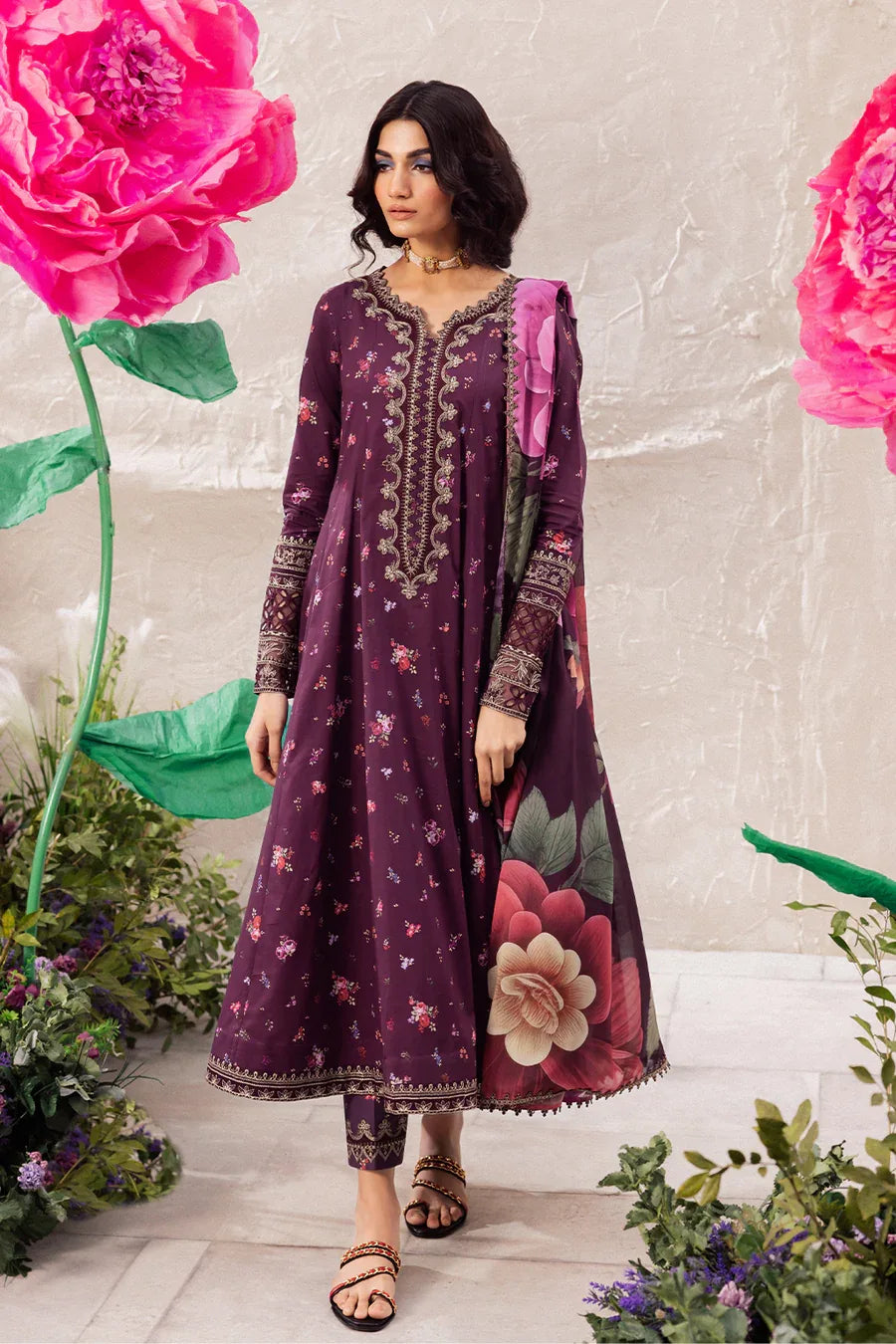 Iznik | Dahlia Embroidered Lawn | DL-06 - Rang-e-Khaas