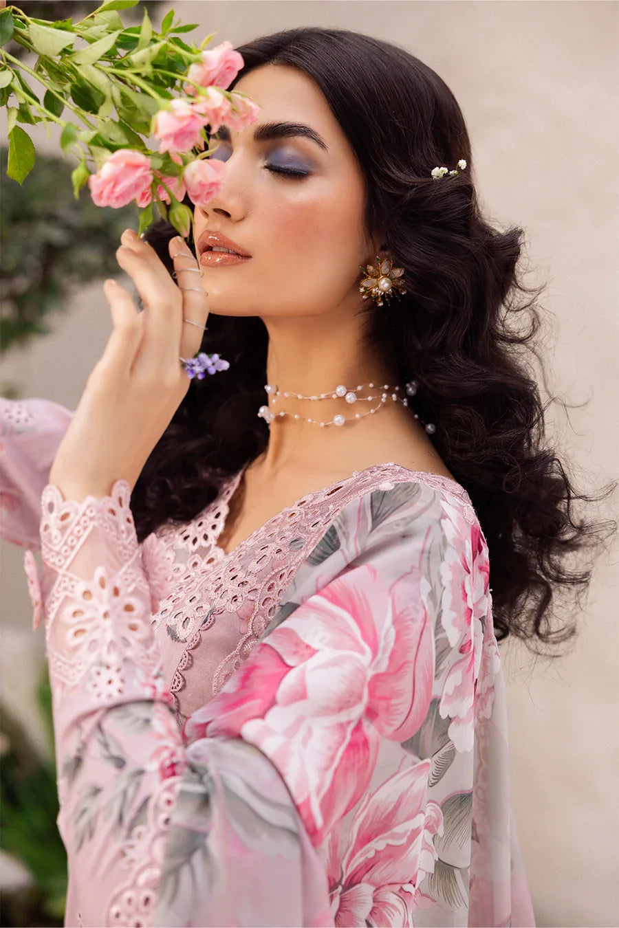 Iznik | Dahlia Embroidered Lawn | DL-09 - Rang-e-Khaas