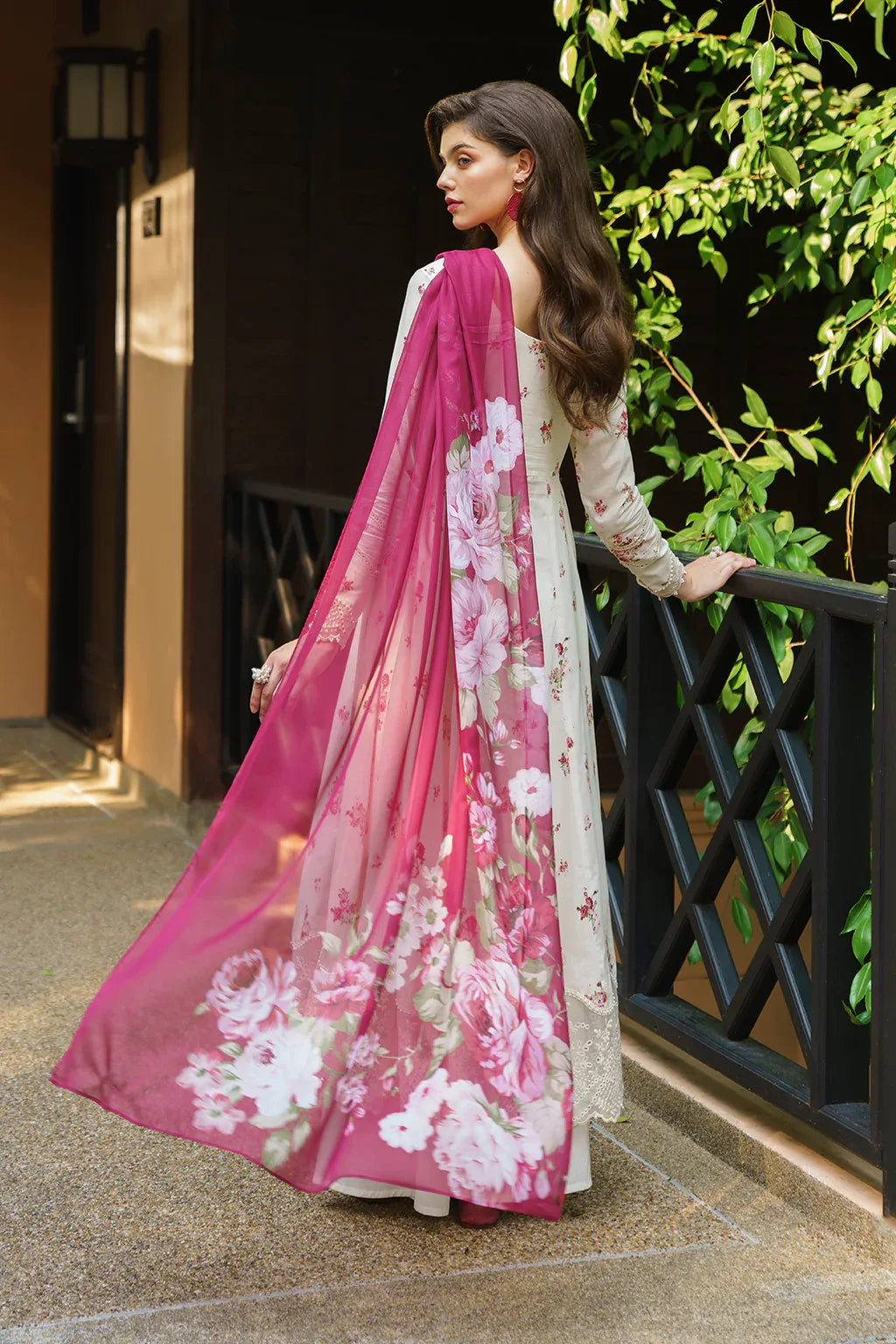 Iznik | Exclusive Lawn | UE-231 PRINTED LAWN - Rang-e-Khaas