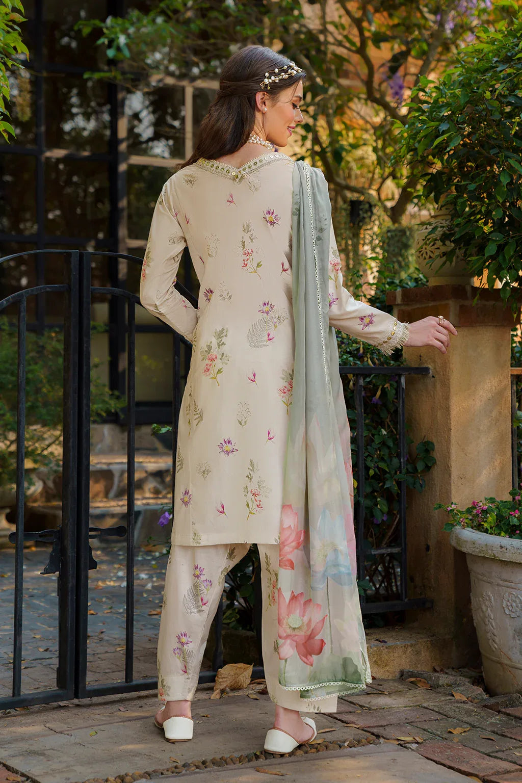 Iznik | Exclusive Lawn | UE-236 PRINTED LAWN - Rang-e-Khaas